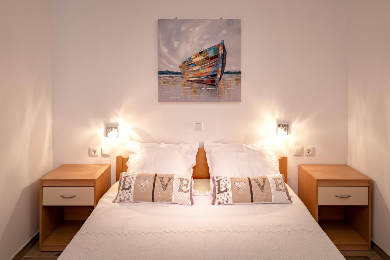 Markovic * Stari Grad (Hvar)